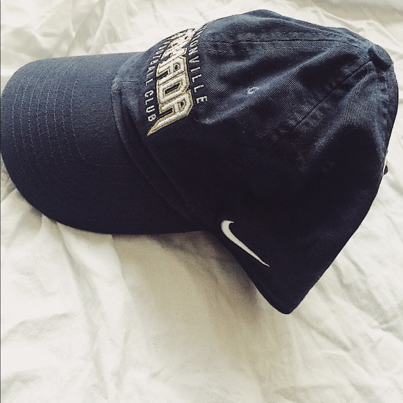 Nike cap - Picture 3 of 3